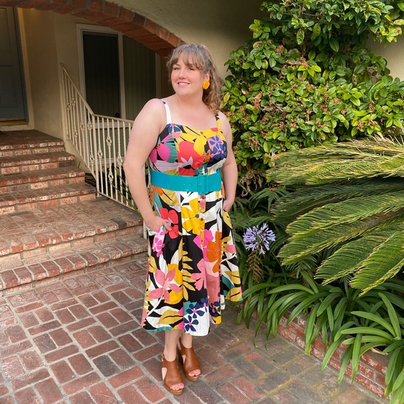 Meet your Posher, Alyssa - Picture 2 of 4